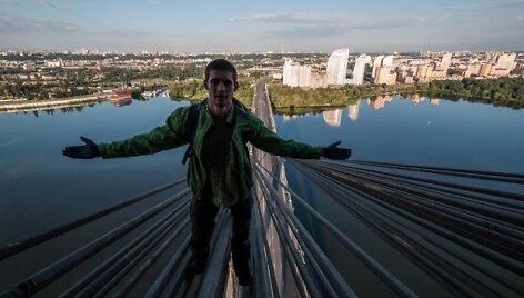 Kopimas į Maskvos tiltą Kijeve