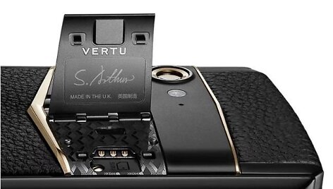 &bdquo;Vertu Aster P&ldquo; i&scaron;manusis telefonas