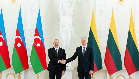 Ilhamas Alijevas, Gitanas Nausėda
