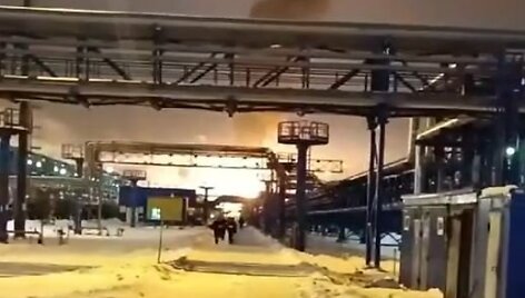 Rusijoje netoli Sankt Peterburgo užsidegė gamtinių dujų terminalas
