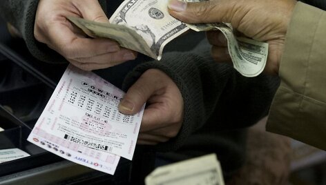 Perkami &bdquo;PowerBall&ldquo; loterijos bilietai