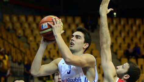 Tomas Satoransky (su kamuoliu)