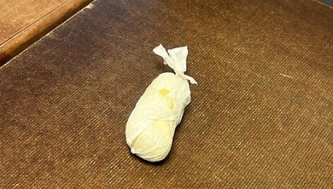 Į kalėjimą įne&scaron;tas paketėlis su narkotikais