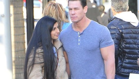 Johnas Cena su žmona Shay Shariatzadeh