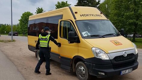 Policija tikrino mokyklinių autobusų vairuotojus