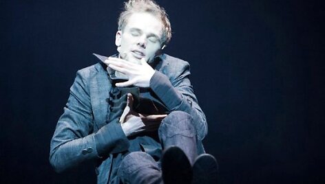 Saulius Čiučelis spektaklyje &bdquo;Mechaninė &scaron;irdis&ldquo;