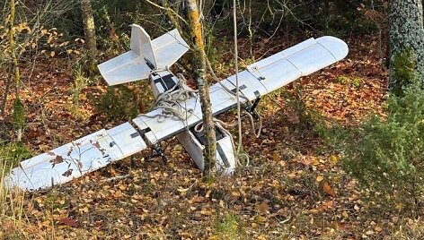 Lenkijos pasieniečiai aptiko kontrabandines cigaretes i&scaron; Baltarusijos gabenusį droną