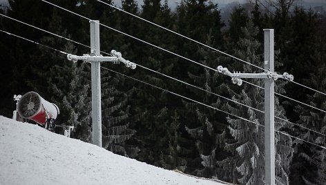 Liepkalnio slidinėjimo trasą nuklojo dirbtinis sniegas