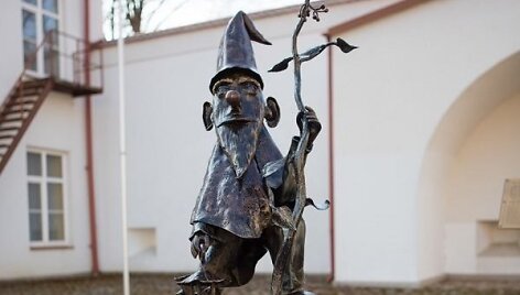 Barzduką i&scaron; plieno muziejininkų užsakymu nukalė tauragi&scaron;kis kalvis Kęstutis Plyskaitis