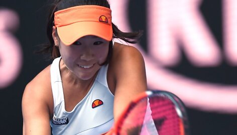 Marija &Scaron;arapova prie&scaron; Nao Hibino