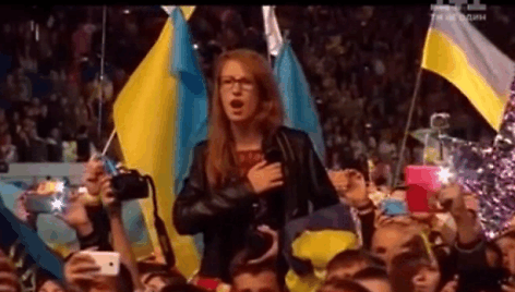 Himną giedantys ukrainiečiai
