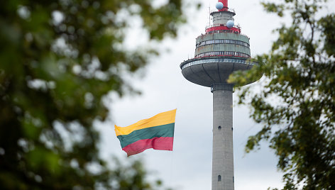 Vilniaus televizijos bokštą papuošė Lietuvos trispalvė