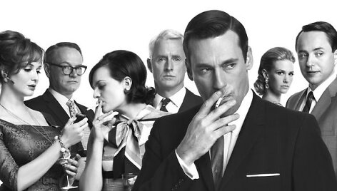 Serialas &bdquo;Mad Men. Reklamos vilkai&ldquo; (Jaredas Harrisas &ndash; antras i&scaron; kairės)