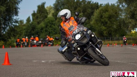 Motociklų slalomas