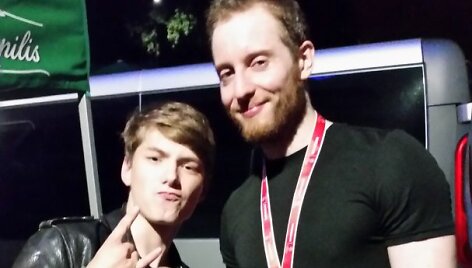 16-metis zarasi&scaron;kis Simonas su &bdquo;Alestorm&ldquo; būgnininku