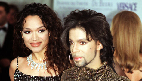 Prince'as su buvusia žmona Mayte Garcia (1999 m.)