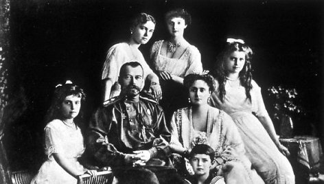 Rusijos imperatorius Nikolajus II ir jo šeima 
