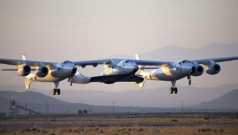 Privatus erdvėlaivis „Virgin Galactic“ atliko pirmąjį bandomąjį skrydį