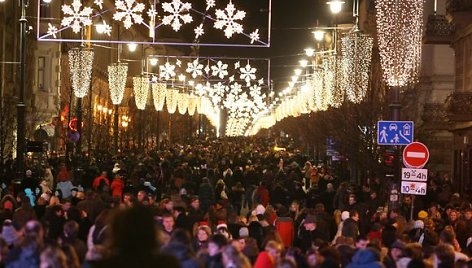 Gedimino prospekte – begalė žmonių.