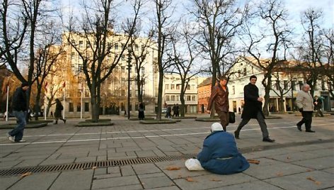 Veikiausiai tik kitą savaitę atlyginimų sulauksiantys savivaldybės darbuotojai algas už gruodžio mėnesį gaus tik kitais metais.