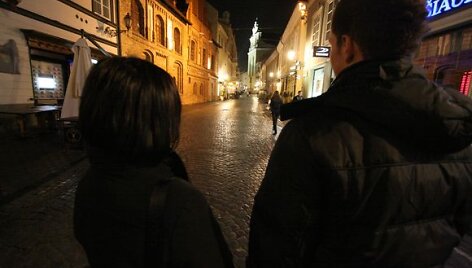 Vilniečiai, norintys įvairesnių naktinių pramogų, turi ilgas valandas slampinėti miesto gatvėmis, ie&scaron;kodami užsiėmimo. 