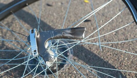 Du žmonės buvo sužaloti trečiadienio pavakare Vilniuje susidūrus motociklui ir dviratininkui.