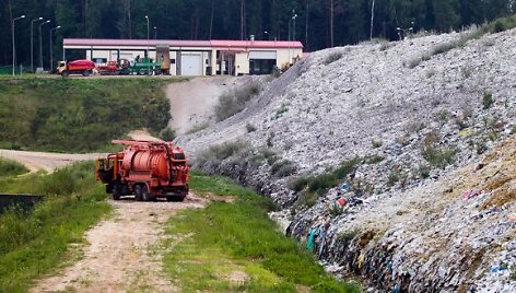 Kazokiškių sąvartyne atliekos kaupiasi itin greitai – baigiama užpildyti pirmoji sekcija ir jau planuojama antroji.