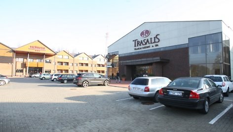 Sostinės valdžios atstovai salę Vilniaus savivaldybėje iškeitė į pramogų ir poilsio centrą „Trasalis“.