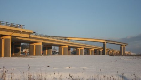 Naująja estakada Vilniaus kryptimi automobilių srautai turėtų pajudėti dar iki metų pabaigos.