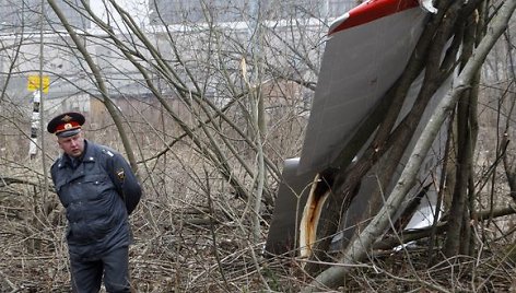 Per aviakatastrofą žuvo Lenkijos prezidentas L.Kaczynskis ir dar mažiausiai 87 keleiviai.