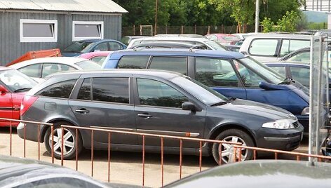 &bdquo;Renault&ldquo; automobilis, su kuriuo siautėjo S.Kibilda, buvo i&scaron;vežtas ir saugomas kelių policijos aik&scaron;telėje.