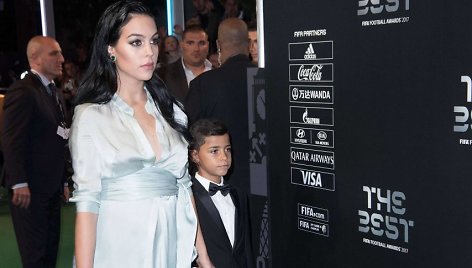 Georgina Rodriguez su Cristiano Ronaldo sūnumi