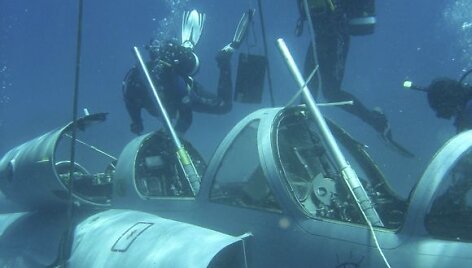 Narai prie &bdquo;Mirage 2000&ldquo; naikintuvo Egėjo jūroje