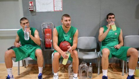 Deividas Gailius (viduryje)