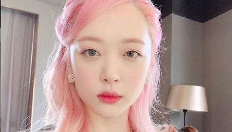 K-pop žvaigždė Sulli