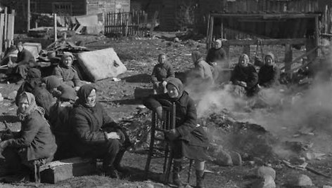 Moterys rusės Petrozavodzko koncentracijos stovykloje (1942 m.)