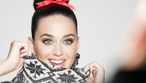 Katy Perry „H&M“ šventinėje reklaminėje kampanijoje