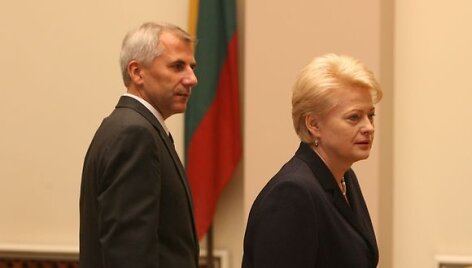 Vilniuje susirinkę Lietuvos diplomatai sprendžia, kaip susiveržti diržus mažėjant Užsienio reikalų ministerijos finansavimui.