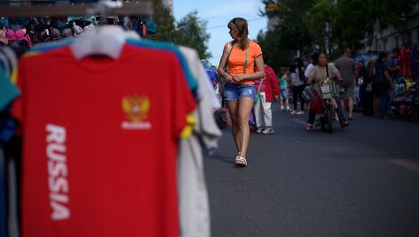Rusai apsiperka greta esančiame Kinijos mieste