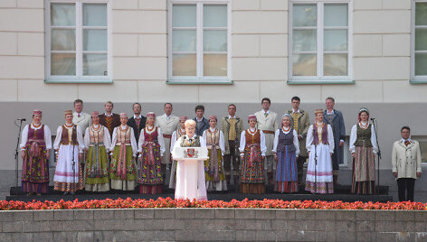 Dalia Grybauskaitė Valstybės vėliavų pakėlimo ceremonijoje