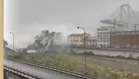 Italijoje sugriuvo greitkelio viadukas