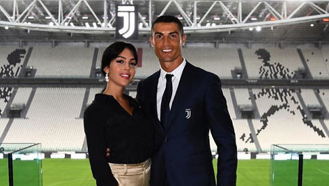 Cristiano Ronaldo ir Georgina Rodriguez Turino „Juventus“ stadione