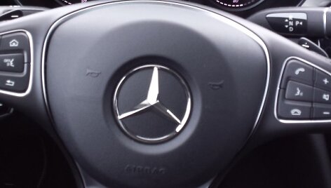 &bdquo;Mercedes-Benz A 45 AMG&ldquo; prietaisų skydelis