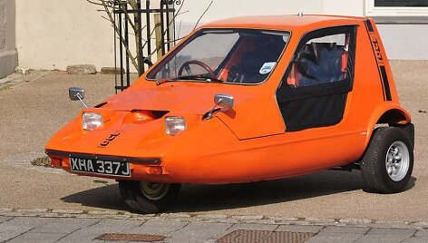 Beveik visi Bond Bug automobiliai buvo oranžiniai &ndash; tik 5 buvo balti. (Nilfanion, Wikimedia(CC BY-SA 4.0)