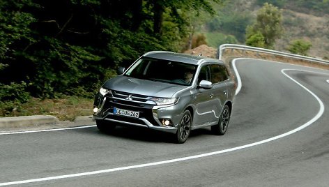 Naujasis „Mitsubishi Outlander“