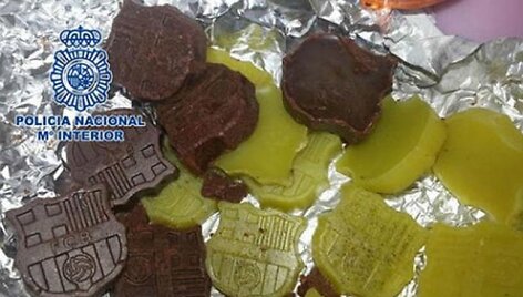 Policija sugavo ispanų narkotikų platintojus, kurie  savo produkciją slėpė po &bdquo;Barcelona&ldquo; ekipos emblema 