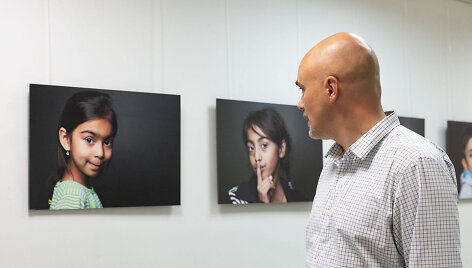 Kauno įvairių tautų kultūros centre atidaryta fotografijų paroda &bdquo;Prisimink, kad žmogus esi&ldquo;