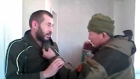 &bdquo;YouTube&ldquo; &ndash; vaizdo įra&scaron;as, kuriame mu&scaron;amas dezertyras i&scaron; Donbaso.