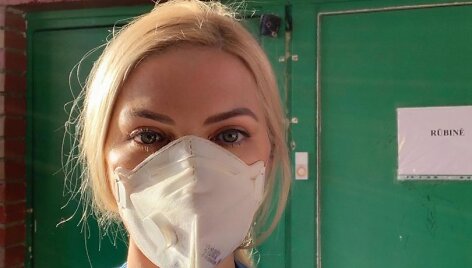 Klaipėdos universitetinės ligoninės Infekcinių ligų skyriuje savanoriaujanti Gintarė Gnedojutė