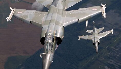 Prancūzijos karinių oro pajėgų naikintuvai &bdquo;Mirage 2000&ldquo;